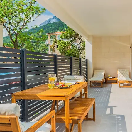 Apartment Luxury Maja Baska Voda